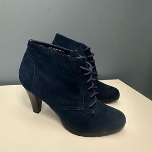 Blue Booties size 9 White Mountain